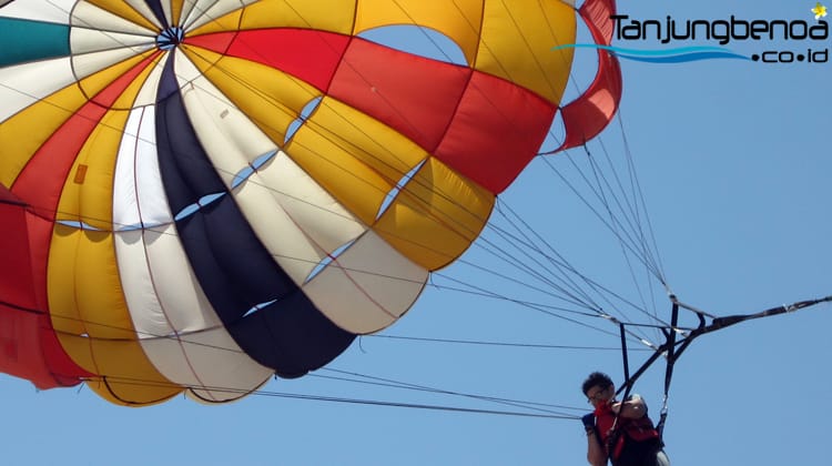 parasailing-tanjung-benoa-bali